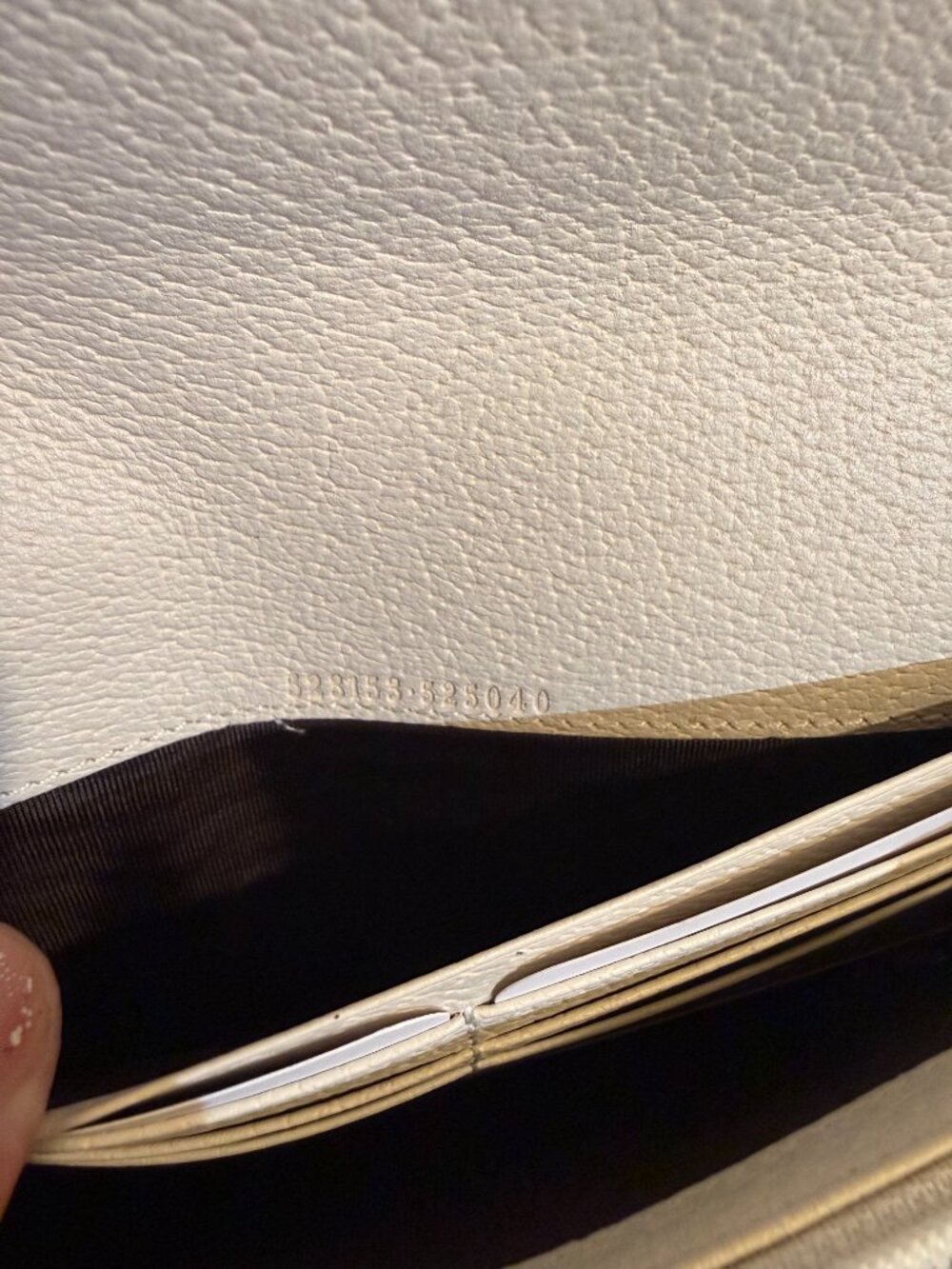 Gucci Floral GG Supreme Wallet with Green-Red Web and White Trim - Picture 3 of 16